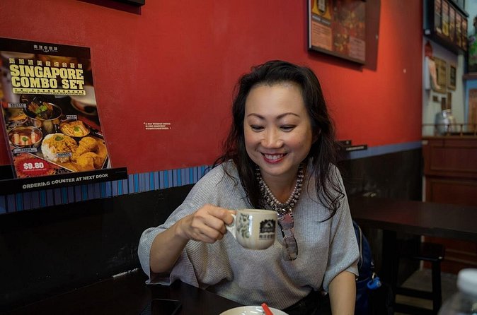 Singapore Chinatown Market Private Food Tour with 7 Food Tastings - The Big Food-Centre Moment: How This Tour Keeps You Fed