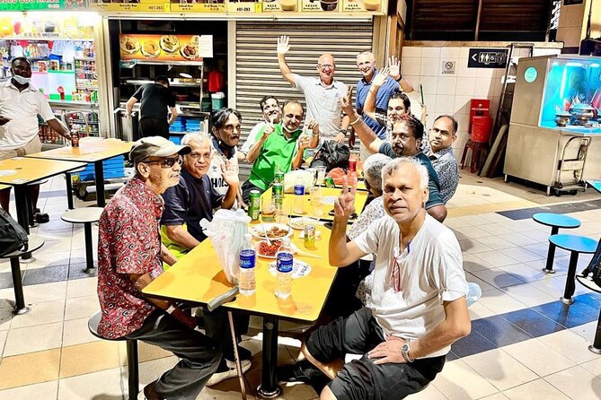 Singapore: Chinese, Indian & Arabic Quarters, Culture & Food Tour - Stop 1: Chinatown streets, early community stories, and classic bites