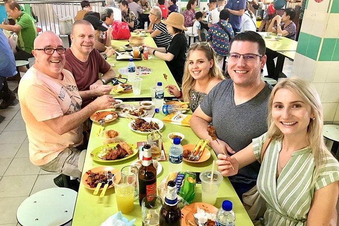 Singapore: Chinese, Indian & Arabic Quarters, Culture & Food Tour - Your guide day: what makes Gerry Tan’s style work