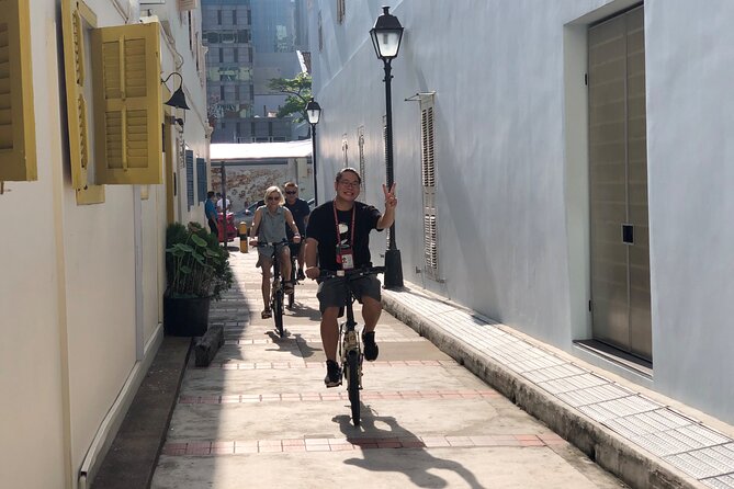 Singapore City Bike Tour - Raffles Hotel: colonial elegance as a quick stop