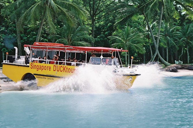 Singapore Duck Tour - Fountain of Wealth: the three-circle good luck moment