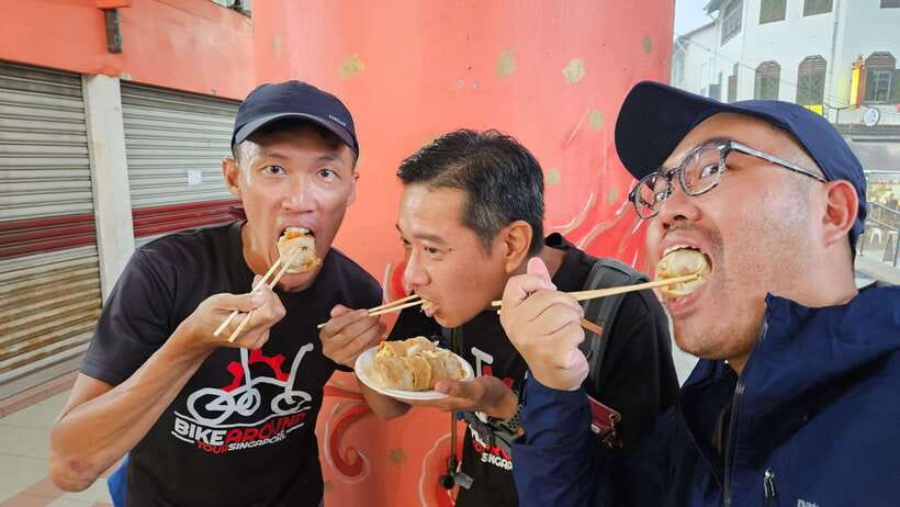 Singapore: Food and Bike Tour - Downtown - Meeting at Nicoll Highway MRT: where to start without stress