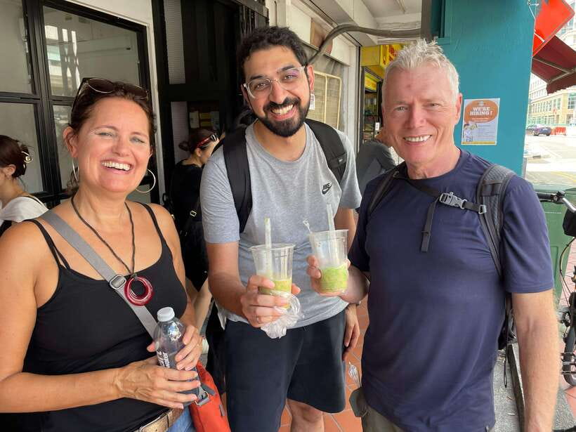 Singapore: Food and Bike Tour - Downtown - Rain or shine cycling: what to bring and what to expect physically