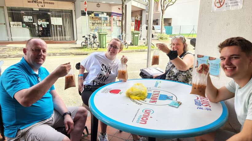 Singapore: Food and Bike Tour: Katong District - Pace, group size, and why you’ll feel looked after