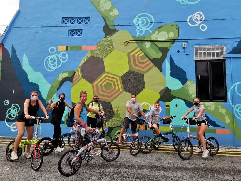 Singapore: Food and Bike Tour: Katong District - Getting started at Dakota MRT Exit B and keeping the ride easy