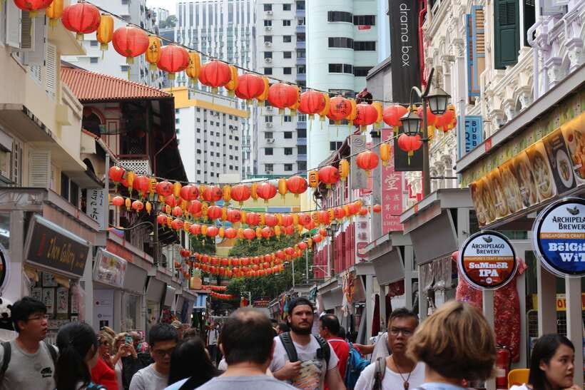 Singapore: Foodie Experience Guided Tour with 5 Tastings - How many tastes you’ll get: five dishes on paper, often more in practice