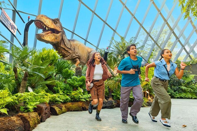 Singapore Gardens by the Bay & Jurassic World with Hotel Pick up - Flower Dome cool-dry plants and the changing flower field