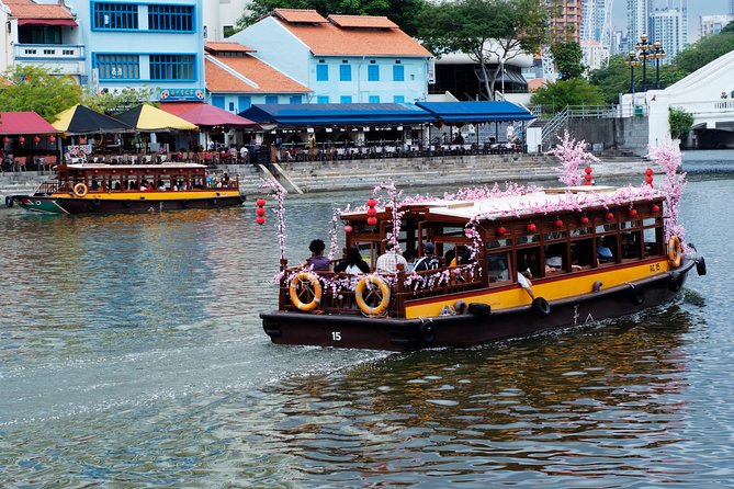 Singapore Group History & Culture Walking Tour - A Night Tour Built Around Food, Water, and Turning Points