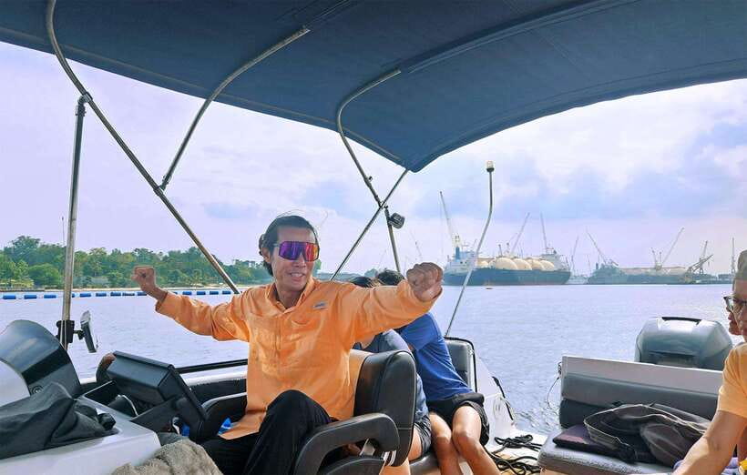 Singapore: Guided Boat Tour and Kelong Fish Farm Visit - Sembawang Beach Stories: Indigenous Island History in Plain Words