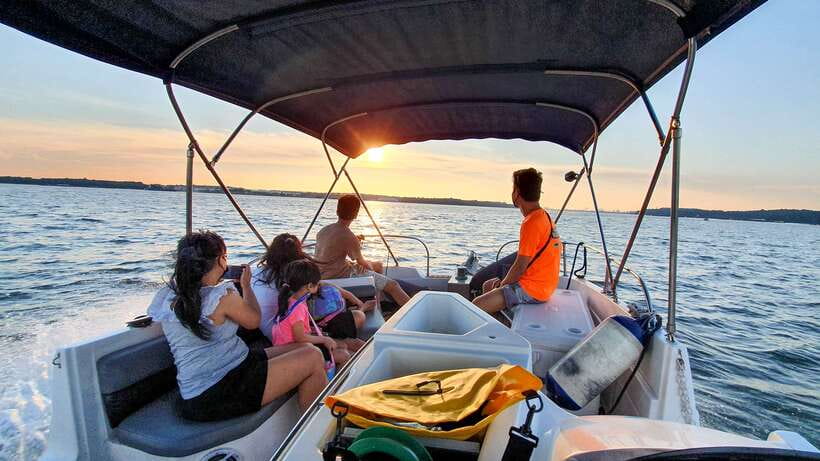 Singapore: Guided Boat Tour and Kelong Fish Farm Visit - North-Eastern Banks: Catamaran Views Plus Sea-Channel Explanations