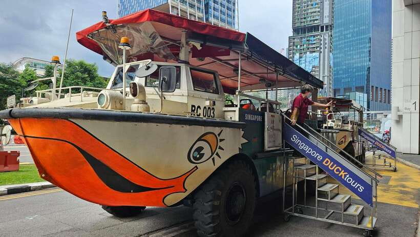 Singapore: Guided City Tour by Amphibious Duck Boat - Marina Bay Splash and the Best Views from Both Sides