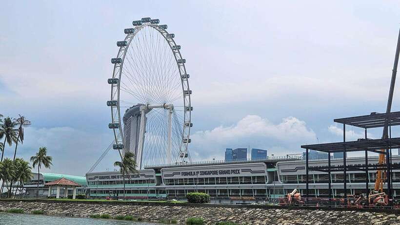 Singapore: Guided City Tour by Amphibious Duck Boat - Price and Time Value: Is $38 for an Hour Worth It?