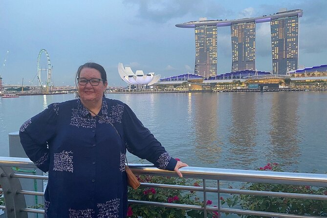 Singapore Guided Night Tour with 2 Light Shows & River Cruise - Marina Bay Sands Spectra: Free, Famous, and Often Crowded