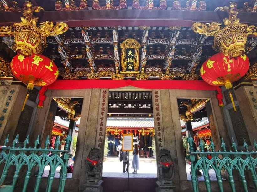 Singapore: Guided Walking Tour of Chinatown & Botanic Garden - Meeting at Nanyang Old Coffee: start where locals actually linger