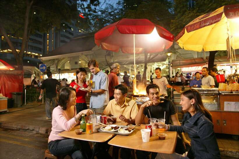 Singapore: Hawker Culture Food Tour and Sightseeing - Old Singapore Meets Marina Bay Sands: the real point of this evening