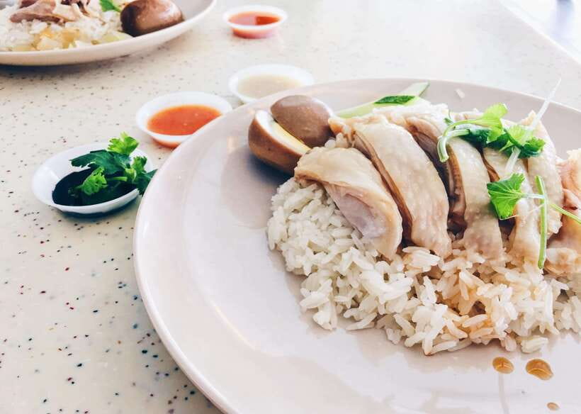 Singapore: Hawker Culture Food Tour and Sightseeing - Meeting at Thian Hock Keng Temple and getting your bearings