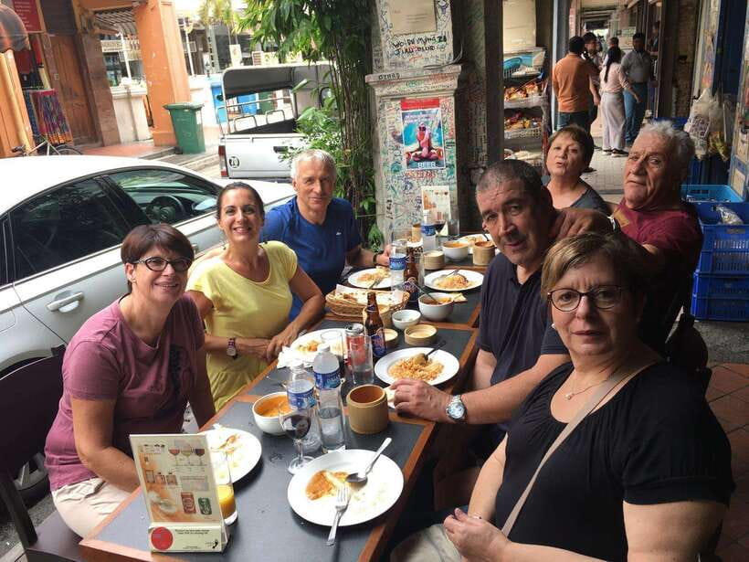 Singapore: Highlights & Hidden Gems Walking Tour - Who should book this tour, and who might skip it?