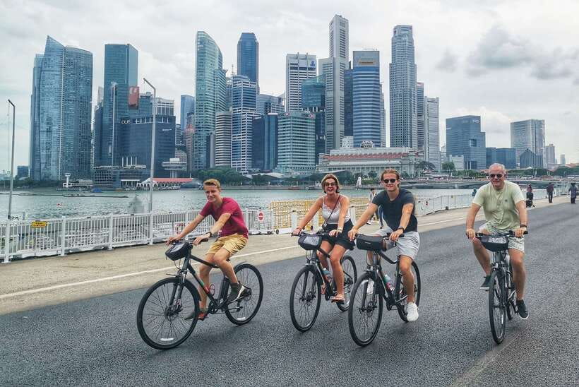 Singapore: Historical Half-Day Bike Tour - Where this ride shines: a history tour that never forgets today