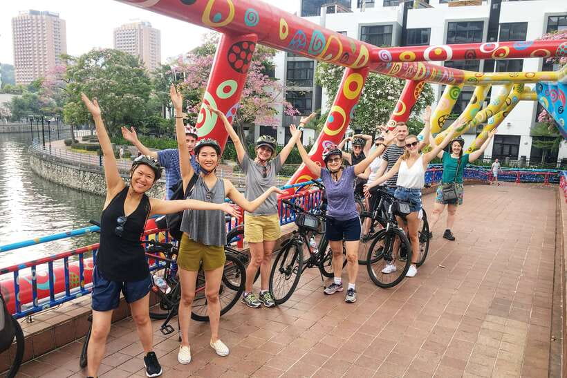 Singapore: Historical Half-Day Bike Tour - The Singapore River section: trade made the waterfront matter