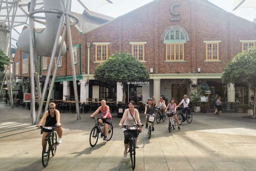 Singapore: Historical Half-Day Bike Tour - Formula 1 route and F1 Pit Building: the modern Singapore highlight