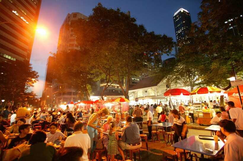 Singapore: Lau Pa Sat Night Street Food with Marina Bay Walk - Telok Ayer Market: the mid-tour tasting stretch