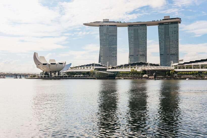 Singapore: Lion City Highlights Bike Tour - Colonial District and Singapore River: Where the City Tells You What It Changed