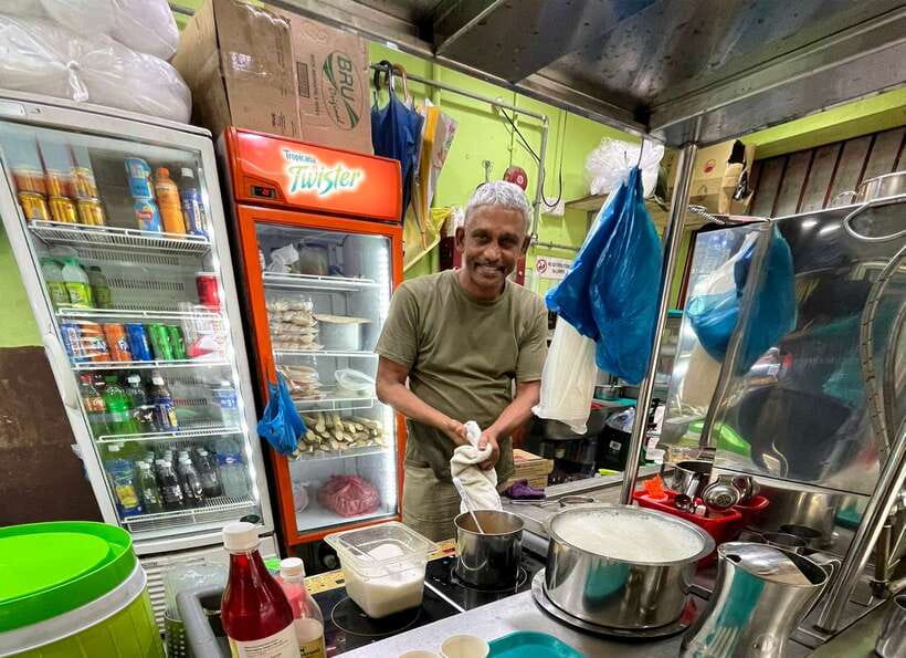 Singapore: Little India Hawker Street Food Tour - Indian Rojak: The Crunch-and-Heat First Impression