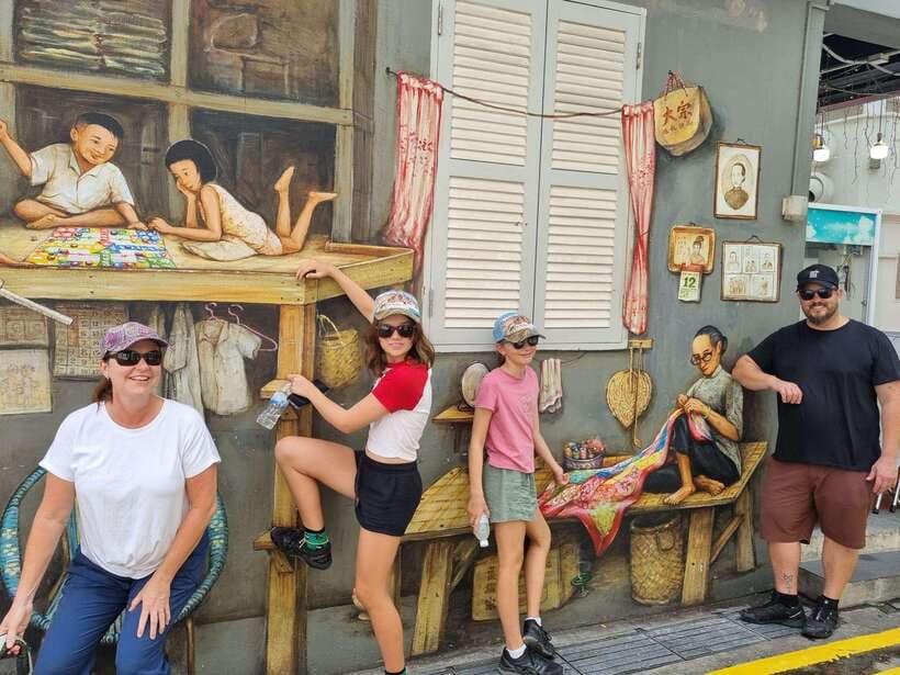Singapore: Local Hawker Food Tour with Tastings - Sago Street, Buddha Tooth Relic Temple, Chinatown Complex: Old Meets Present