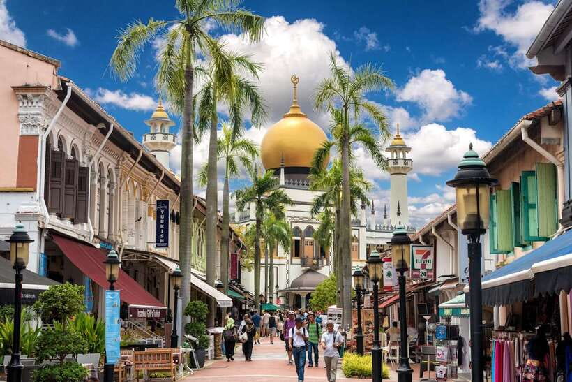 Singapore: Local Street Food Tasting Tour - Kampong Glam: short walk, big flavor payoff