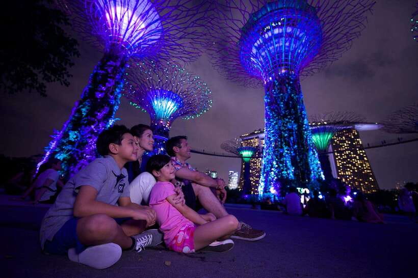 Singapore: Marina Bay Nighttime Walking Tour - Fullerton Hotel: why this landmark matters when it’s explained