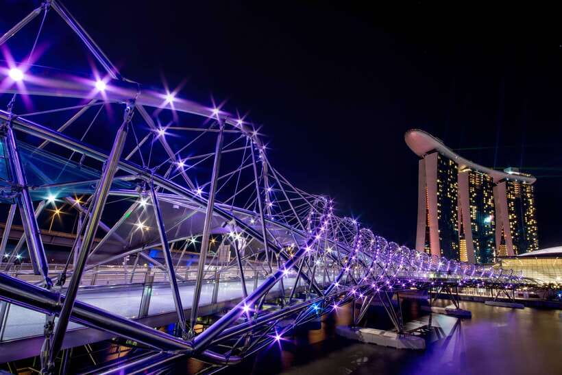 Singapore: Marina Bay Nighttime Walking Tour - Price and value: what you get for about $31 per person