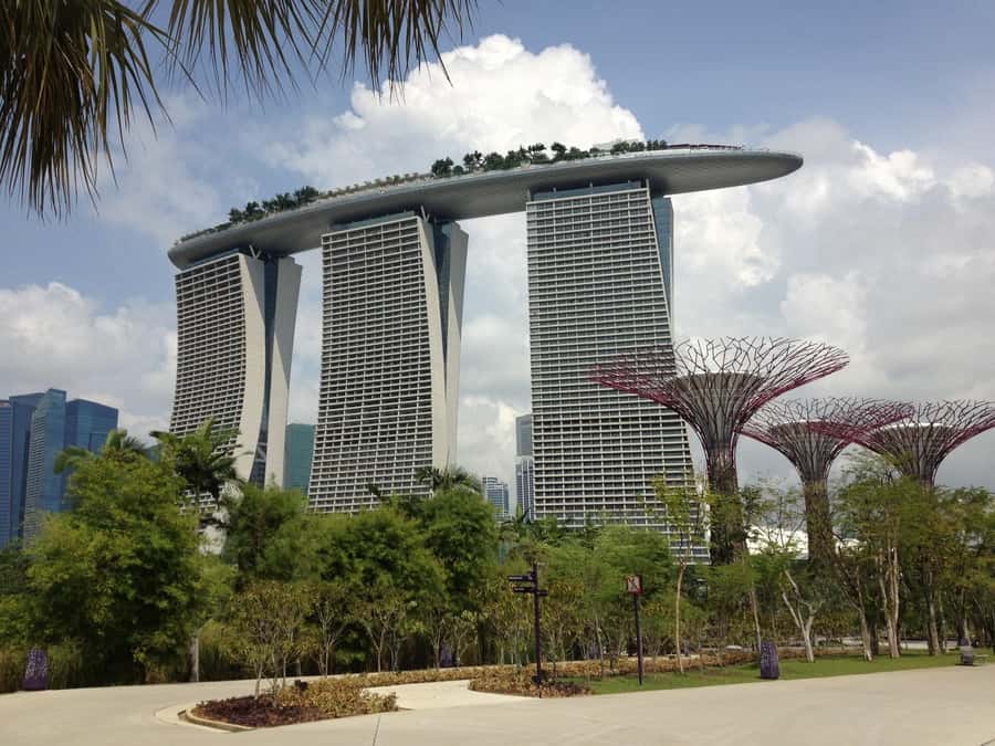 Singapore: Marina Bay Sands & Gardens By The Bay & Transfer - The Shoppes at Marina Bay Sands: A Useful Detour