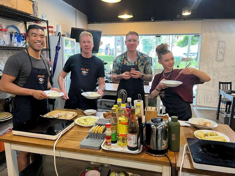 Singapore: Market-to-Table Experience and Cooking Class - Coffeeshop breakfast: Singapore flavor before the stove