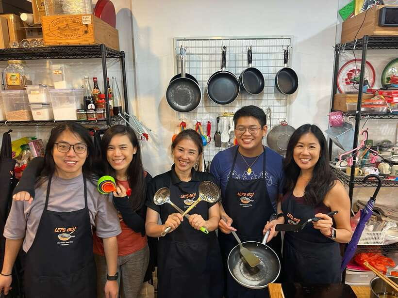Singapore: Market-to-Table Experience and Cooking Class - Dietary needs and food safety without the stress