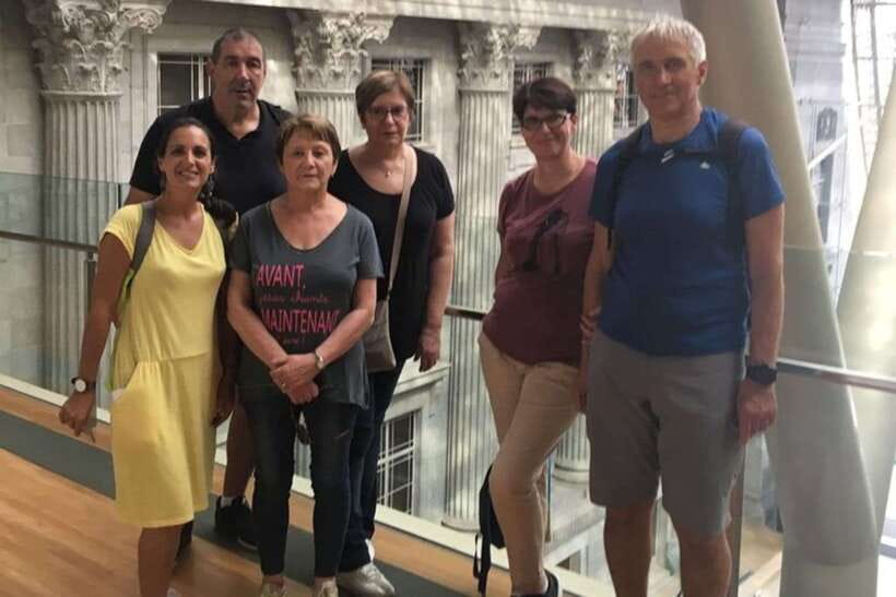Singapore: Private Custom Tour with a Local Guide - The walking rhythm: photo stops, sights, and short pauses that make it click