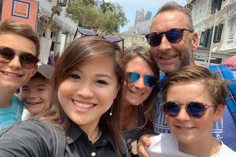 Singapore: Private Custom Tour with a Local Guide - Hotel pickup, guide contact, and building your perfect route