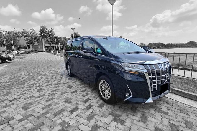Singapore: Private Downtown/Sentosa → Airport/Seaport - The Chauffeur and Vehicle Experience: From Clean Van to Luxury Car