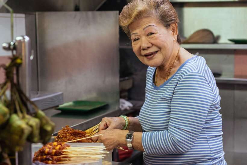 Singapore: Private Food Tour – 10 Tastings with Locals - Singapore’s food map in 3 hours, with locals