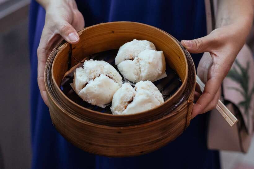 Singapore: Private Food Tour – 10 Tastings with Locals - What you actually eat: 10 tastings that cover savory, sweet, and drinks