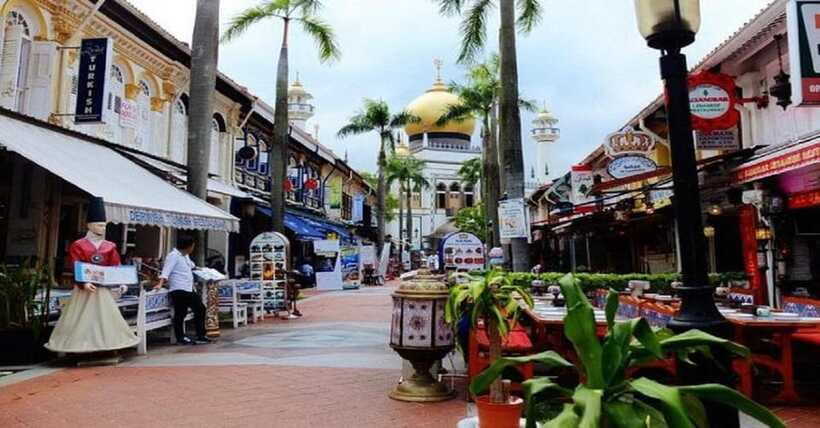Singapore: Private Full-Day Island Tour - Mount Faber Hill: ports, the oil refinery, Indonesia, and Malaysia