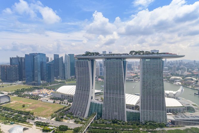 Singapore: Private Walking Tour with a Local - Key highlights at a glance