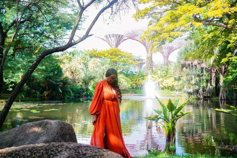 Singapore: Professional photoshoot at Gardens by the Bay - Who This Works For: Solo, Couples, Families, and Short-Schedule Trips