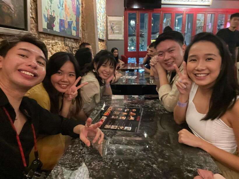 Singapore Pub Crawl - Party like a Local - Food and refreshments: it’s not just alcohol and loud talking
