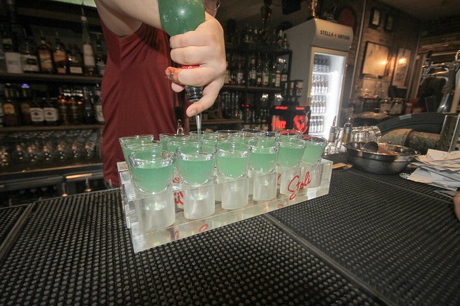 Singapore Pub Crawl - How the night flows: from bar stops to club entry
