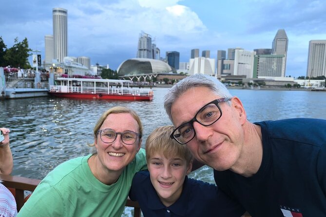 Singapore River Cruise and 2 Must-see Water Light Shows - Lau Pa Sat optional supper vs. staying on the easy path