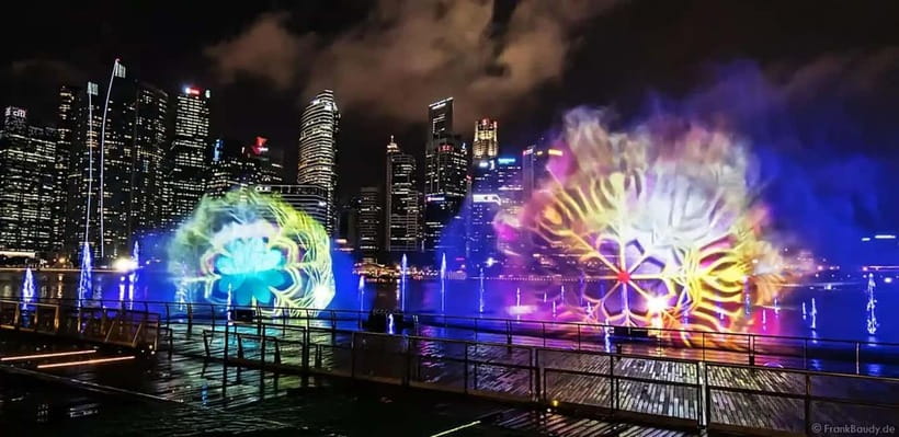 Singapore River Cruise, Garden Rhapsody & Spectra by CYT - Clarke Quay and the Singapore River Cruise: where the city looks like a postcard