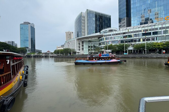 Singapore River Cruise, Night Garden Rhapsody and Spectra Tour - Meeting at Starbucks One Fullerton: The Practical Start