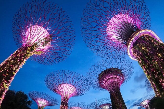 Singapore's Marina Bay Wonders and Heritage Tales, Chinatown - Stop 3: Merlion Park Near Marina Bay