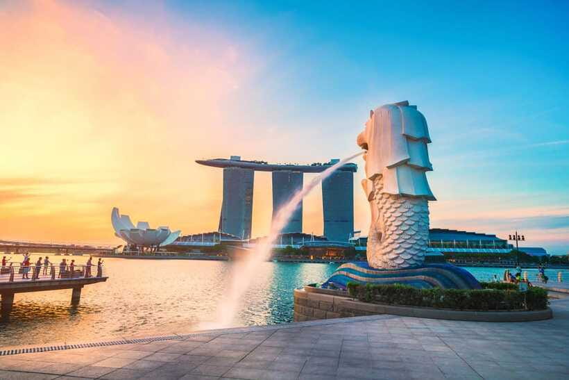 Singapore: Shared City Tour by Van/Bus - Marina Bay Views and Merlion Park: Where the City’s Emblem Makes Sense