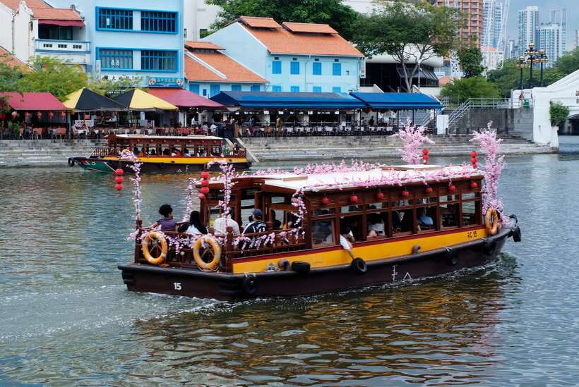 Singapore: Singapore River Cruise - Cavenagh, Clemenceau, Anderson Bridges: where your photos get the best lines
